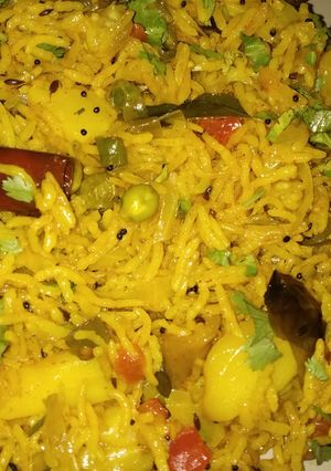 વેજ પુલાવ(veg pulao recipe in Gujarati) રેસીપી મુખ્ય ફોટો