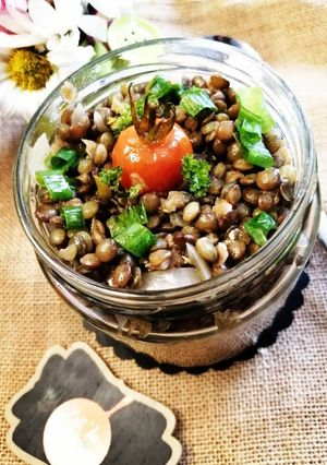 Une photo de 🌿Salade de lentilles vertes