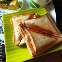 A picture of Myoneese corn sandwitch.