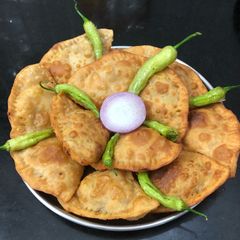 A picture of Lukhmi (hyderabadi samosa).