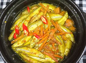 Hình của món Cá Linh Kho lá Nghệ.