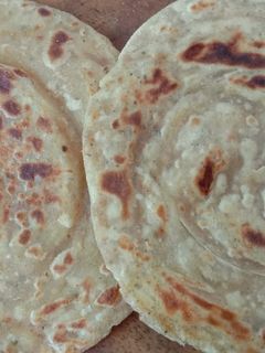 ચીઝ પરોઠા (cheese Paratha recipe in Gujarati) રેસીપી મુખ્ય ફોટો