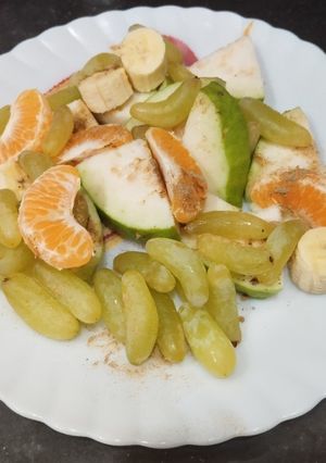 A picture of Grapes & Fruits Salad.