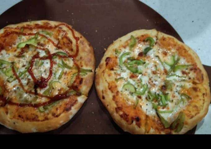 Onion amd capsicum pizza