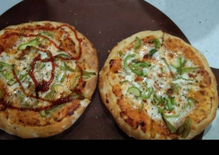 Simple Way to Prepare Favorite Onion amd capsicum pizza