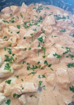 Une photo de Poulet au paprika