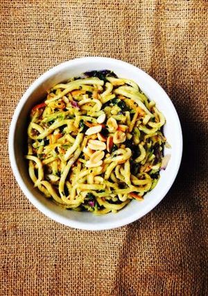 A picture of Peanut Coconut Noodles.