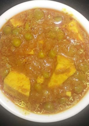 A picture of Matar Paneer.