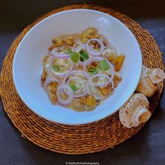 A picture of Creamy Mushroom Salad.