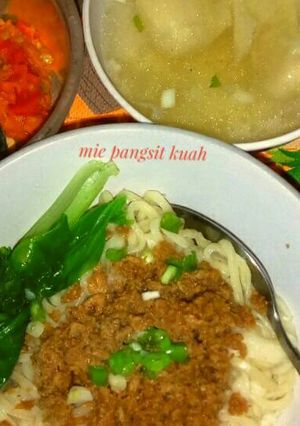Foto resep Mie ayam pangsit kuah ala ala mie gajahmas