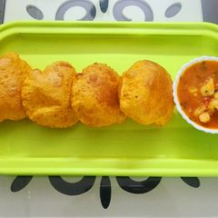 A picture of Aloo Rasedar.