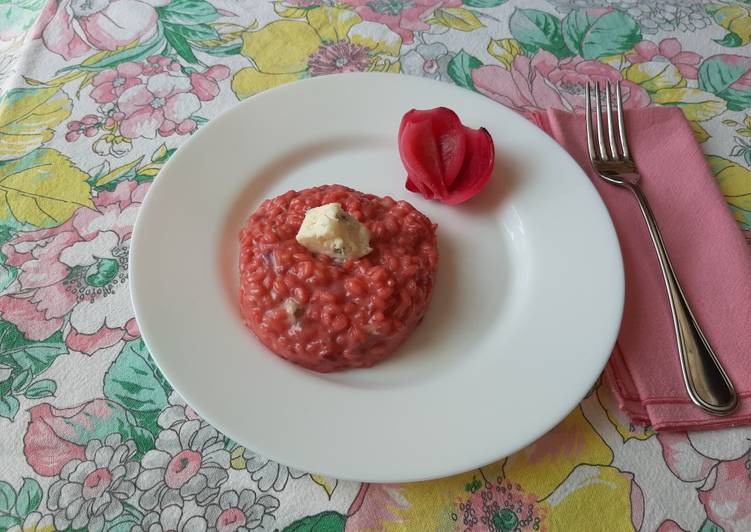 Risotto alla rapa rossa e gorgonzola