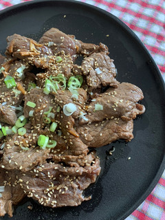 Une photo de Émincé de bœuf mariné à la sauce soja