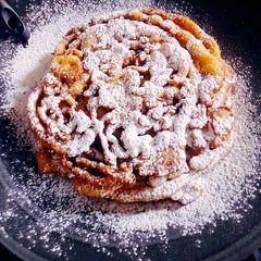 A picture of Funnel Cake.