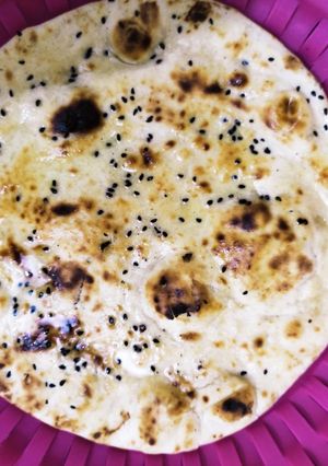 A picture of Buttery tawa naan.