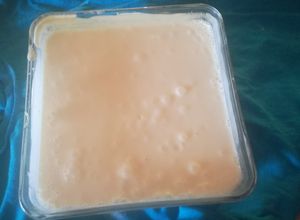 Una foto de Gelatina de yogurt de piña coco