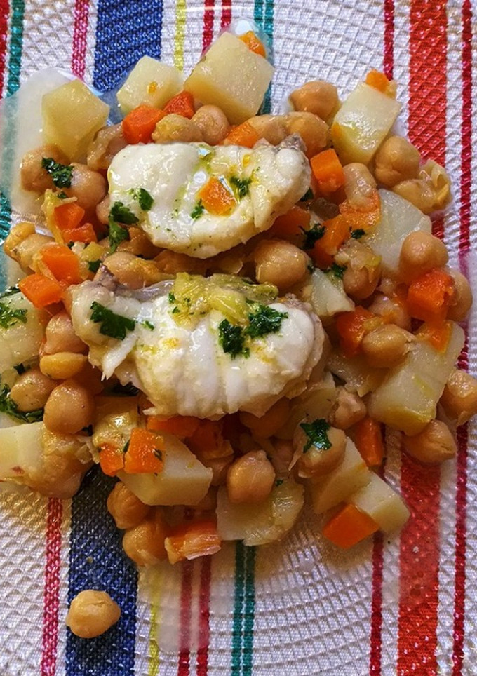 Una foto de Garbanzos con rape