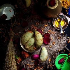 A picture of Chana dal vapa puli pitha.