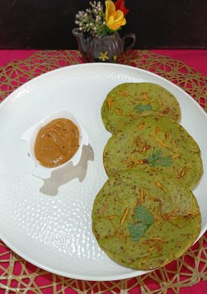 A picture of Mini Mixed Dal Chilla.
