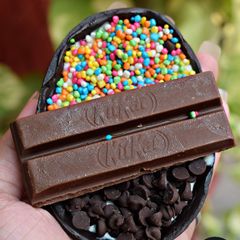 A picture of Chocolate Easter egg.