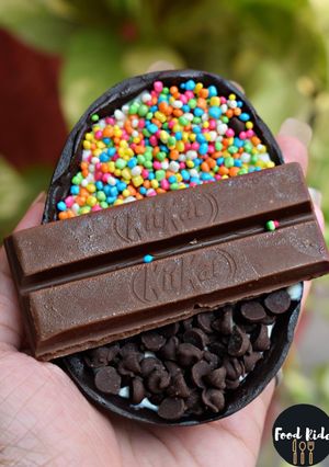 A picture of Chocolate Easter egg.