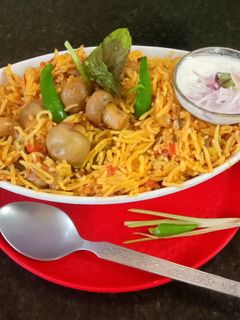 பட்டர் மஷ்ரூம் பிரியாணி செய்முறை முக்கிய புகைப்படம்
