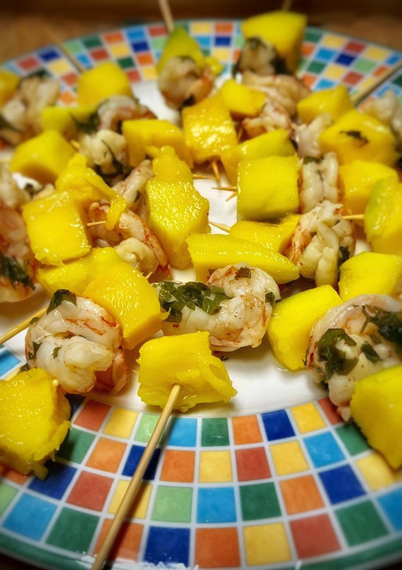 Una foto de Brocheta de ceviche de langostino