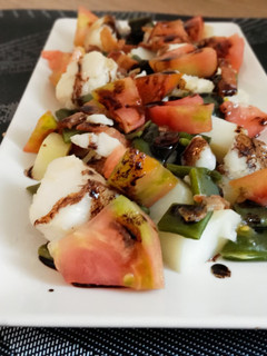 Una foto de Ensalada templada merluza y judías