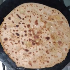 A picture of Aloo ka paratha.
