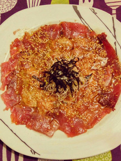 Una foto de Carpaccio atún y caballa