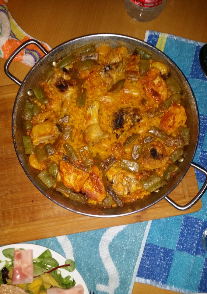 Una foto de Paella valenciana