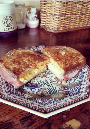 A picture of Jeff's Favorite Breakfast Sandwich.