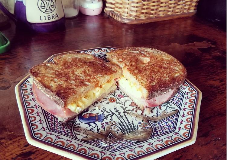 Jeff's Favorite Breakfast Sandwich Jeff's Favorite Breakfast Sandwich