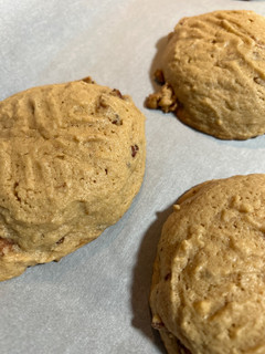A picture of Peanut Butter Bacon Cookies.