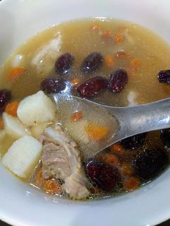 紅棗枸杞山藥排骨湯(港式煲湯)(簡單料理) 的食譜成品照片
