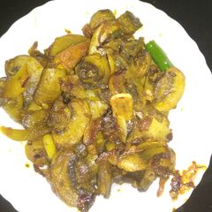 A picture of Mushroom onion  fry.