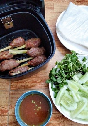 Hình của món Bánh tráng cuốn đơn giản tại nhà.