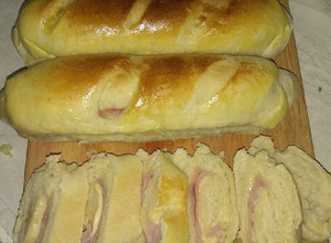 Una foto de Panes caseros de manteca rellenos