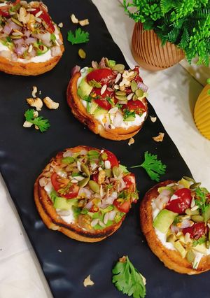 एवाकाडो टोस्ट ब्रूशेटा (avacado toast brushectta recipe in Hindi रेसिपी मुख्य फोटो