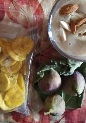 A picture of Thick banana n figs smoothie.