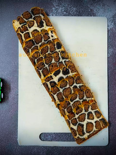 A picture of Leopard print Bread.