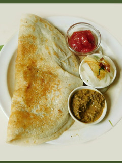 வெங்காய தோசை(onion dosai recipe in tamil) செய்முறை முக்கிய புகைப்படம்