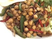Uma foto de salada pimentos