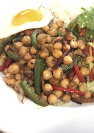 Foto de Salada de Grão de Bico e Pimentos