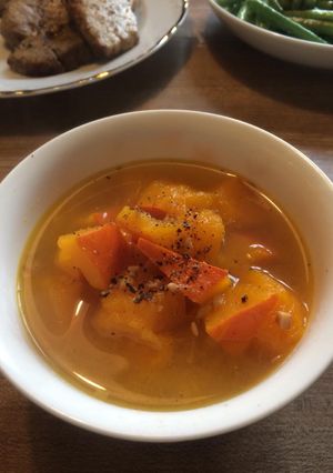 Hình của món Canh bí đỏ hạnh nhân.