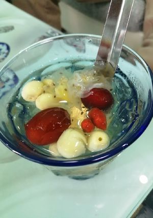 Hình của món Chè hạt sen táo đỏ.