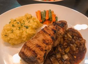 Foto resep Steak tuna blackpepper with mashed potato