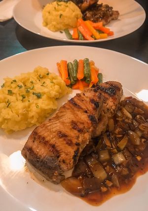 Foto resep Steak tuna blackpepper with mashed potato