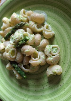 Foto di Conchiglie con stracchino e asparagi