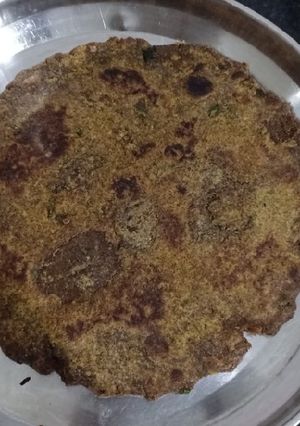 રાગી પરાઠા (Ragi Paratha Recipe In Gujarati) રેસીપી મુખ્ય ફોટો